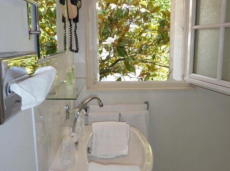 Отель Val De Loire