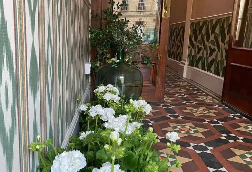 בית מלון כפרי The Windsor Town House