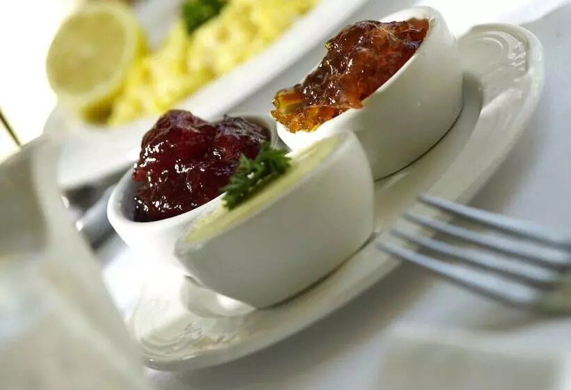 فندق The Windsor Town House