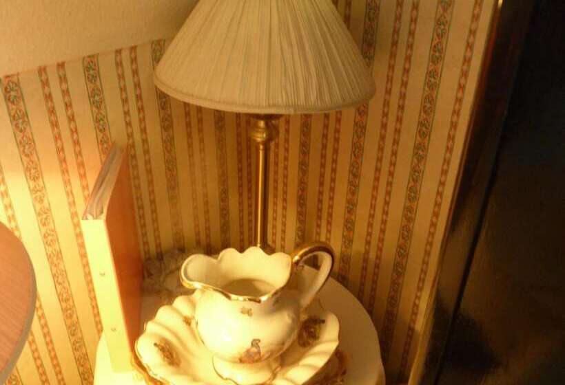 민박 Ms Mccreadys Guest House