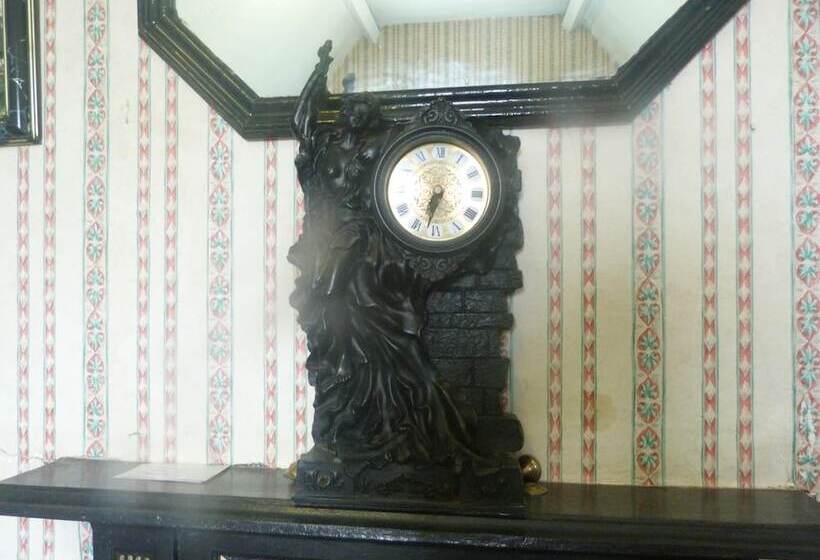 민박 Ms Mccreadys Guest House