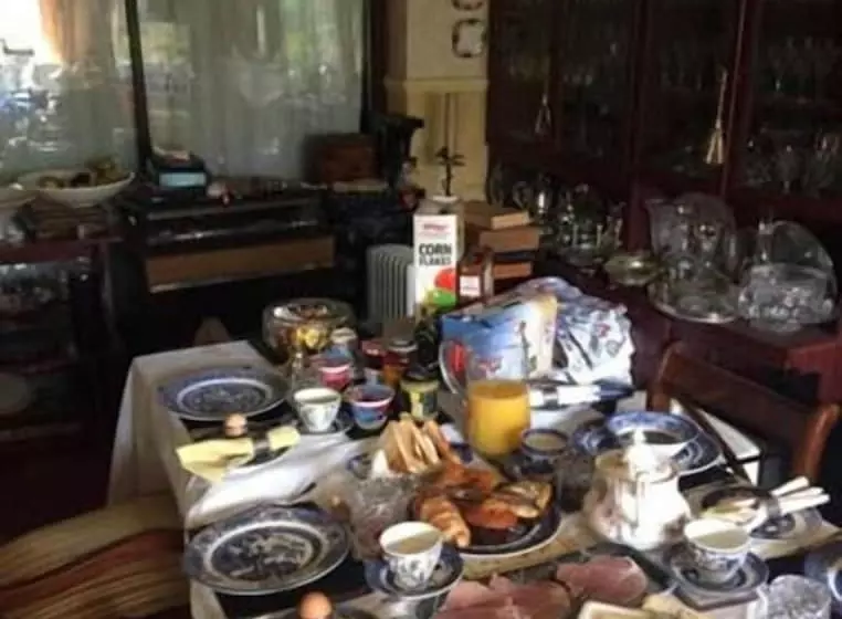 تختخواب و صبحانه Ms Mccreadys Guest House