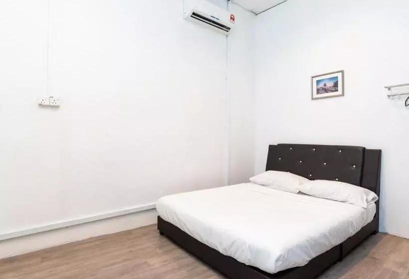 Hotelli Spot On 89833 Blue Avenue Backpackers