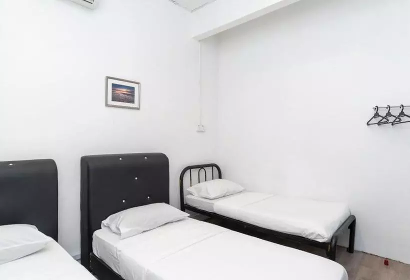 Hotelli Spot On 89833 Blue Avenue Backpackers