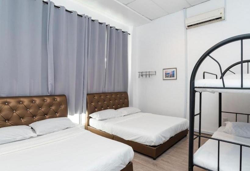 בית מלון כפרי Spot On 89833 Blue Avenue Backpackers