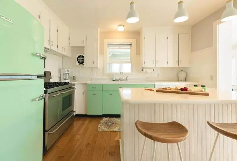 Rye Motor Inn   An Adults Only