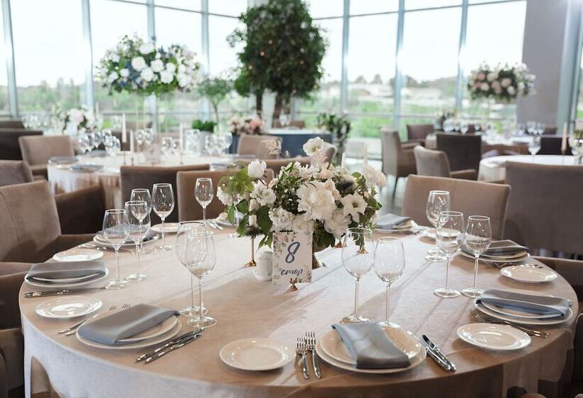 Отель Astro Plaza