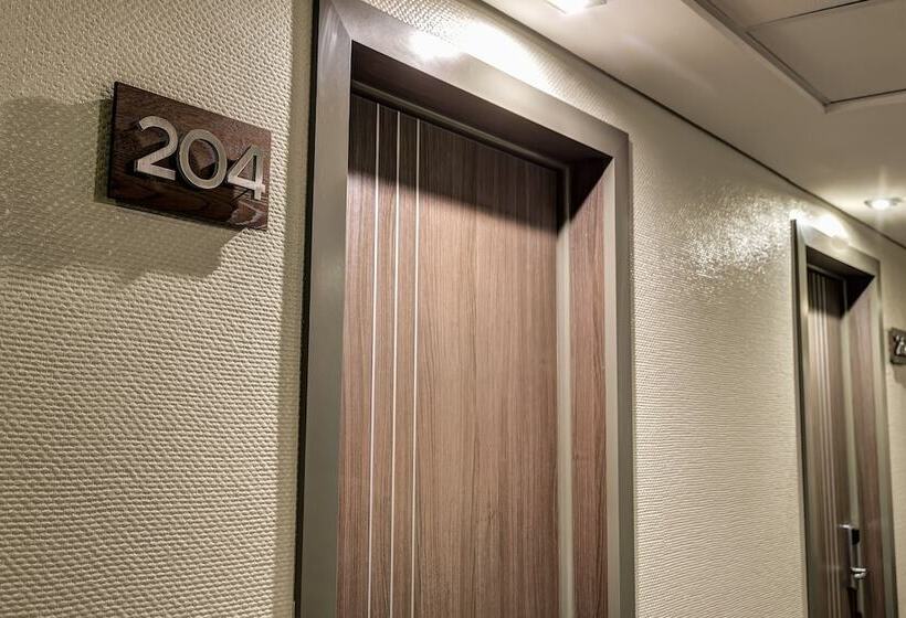 Отель Astro Plaza