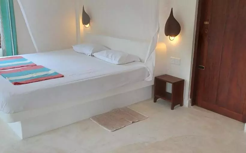 Hotelli East Surf Cabanas
