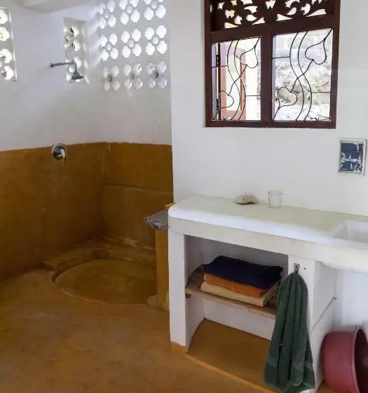 Hotelli East Surf Cabanas