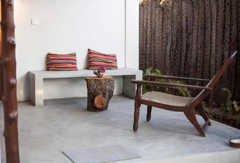 Hotelli East Surf Cabanas