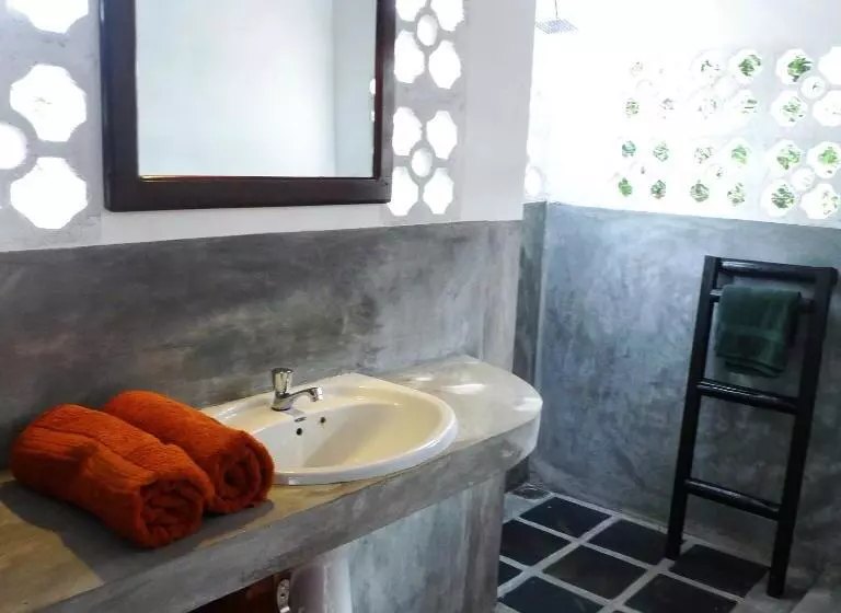 Hotelli East Surf Cabanas