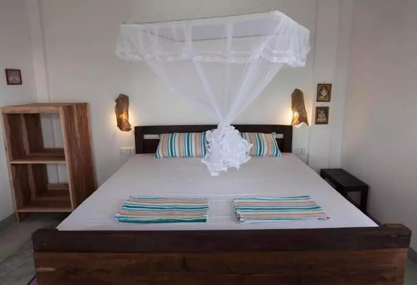 Hotelli East Surf Cabanas