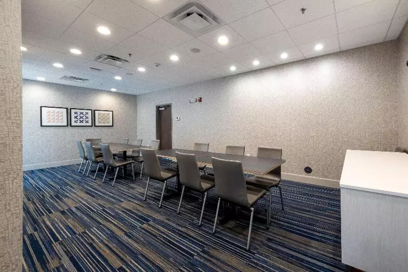 Hotelli Holiday Inn Express & Suites   Staunton, An Ihg