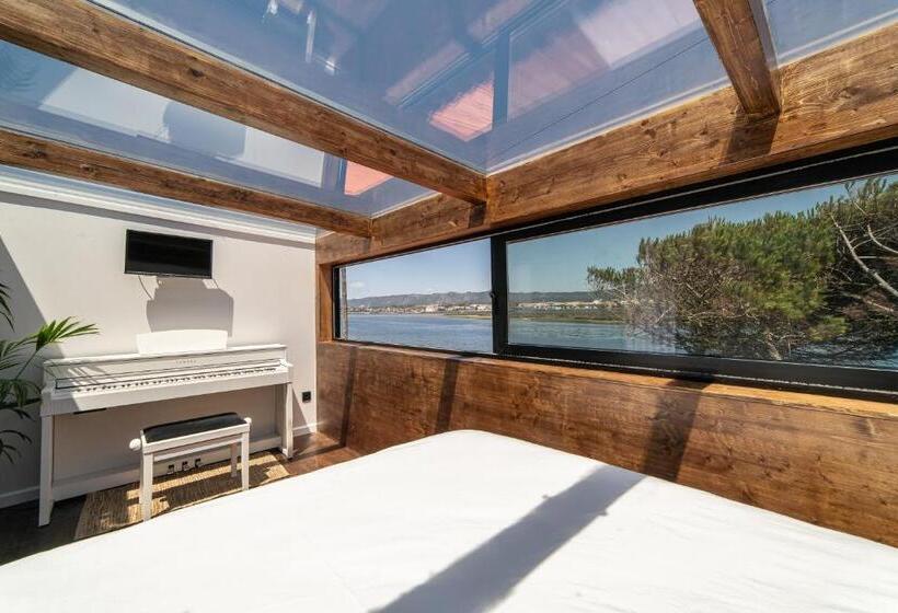 هتل Sense Of Ofir