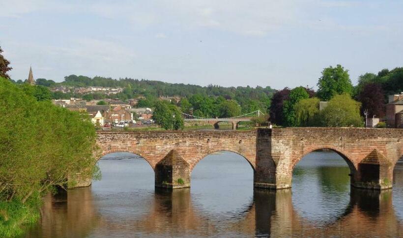 Pensiune Lindean Guest House