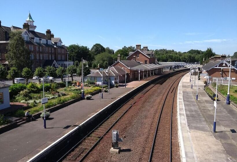 Pensió Lindean Guest House