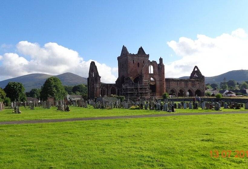 Pensiune Lindean Guest House