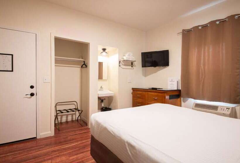 הוסטל Anchor Pointe Inn