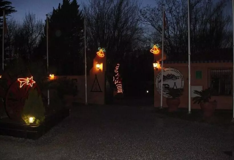 ホテル Camping & Bungalows Suspiro Del Moro