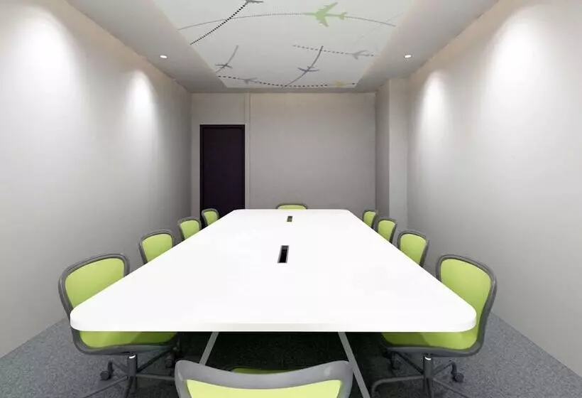 ホテル Ibis Styles Bucharest Airport