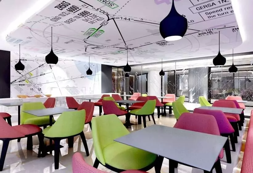 ホテル Ibis Styles Bucharest Airport
