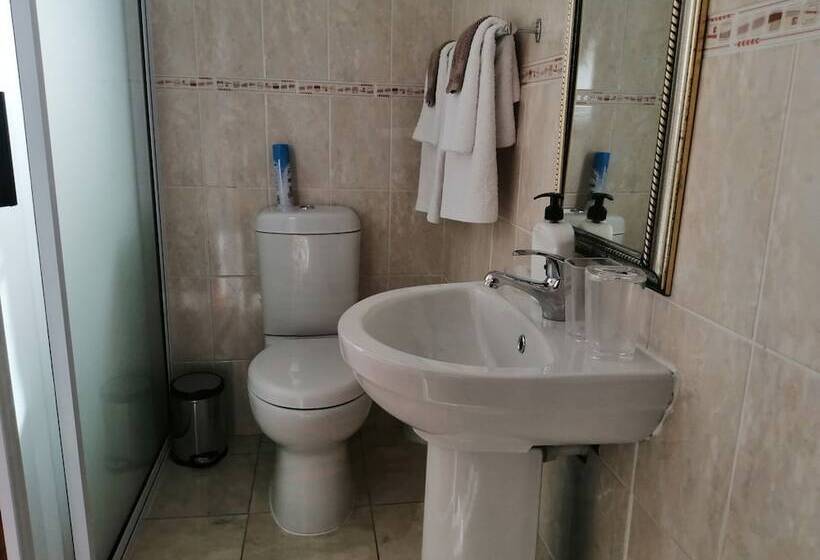 פנסיון Onyx On Sycamore