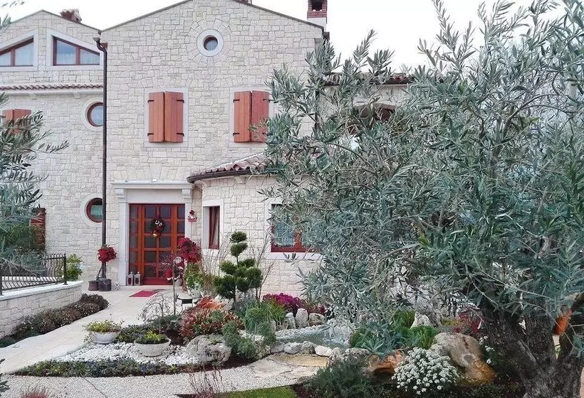 ペンション Villa Anamarija