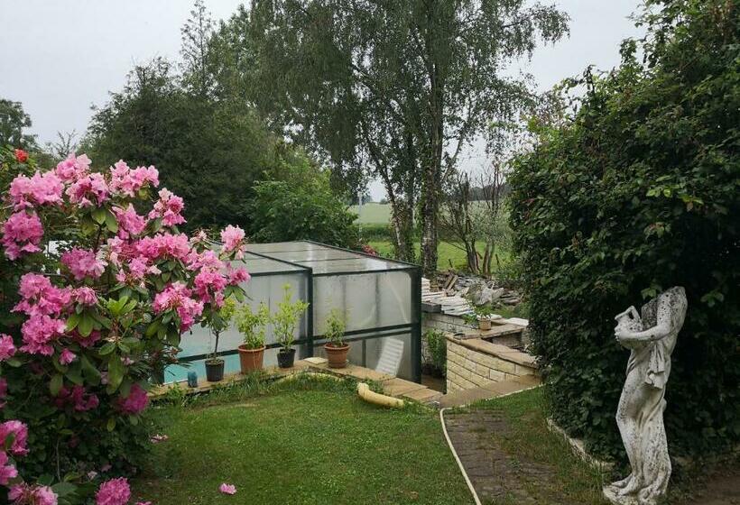 Aamiaismajoitus (B&B) Au Jardin Fleuri