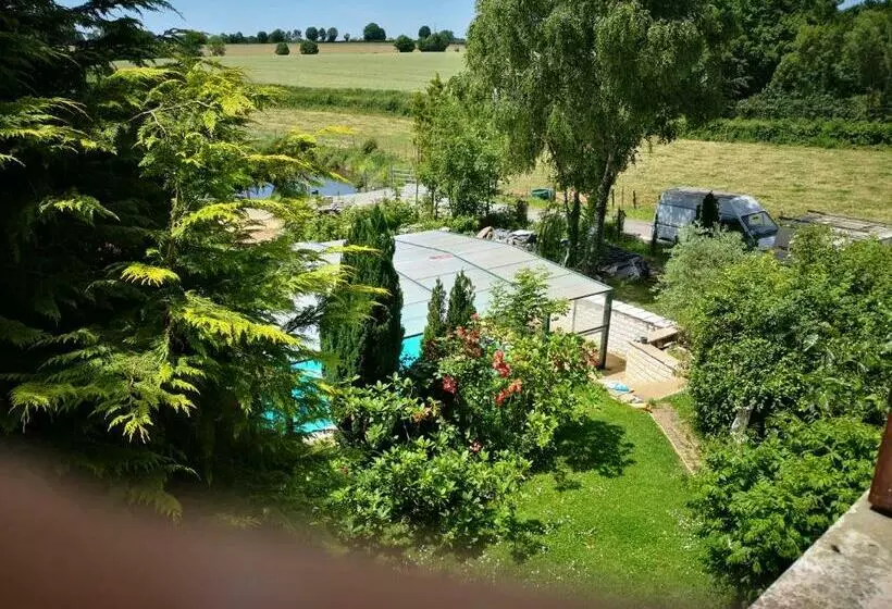 ベッドアンドブレックファースト Au Jardin Fleuri