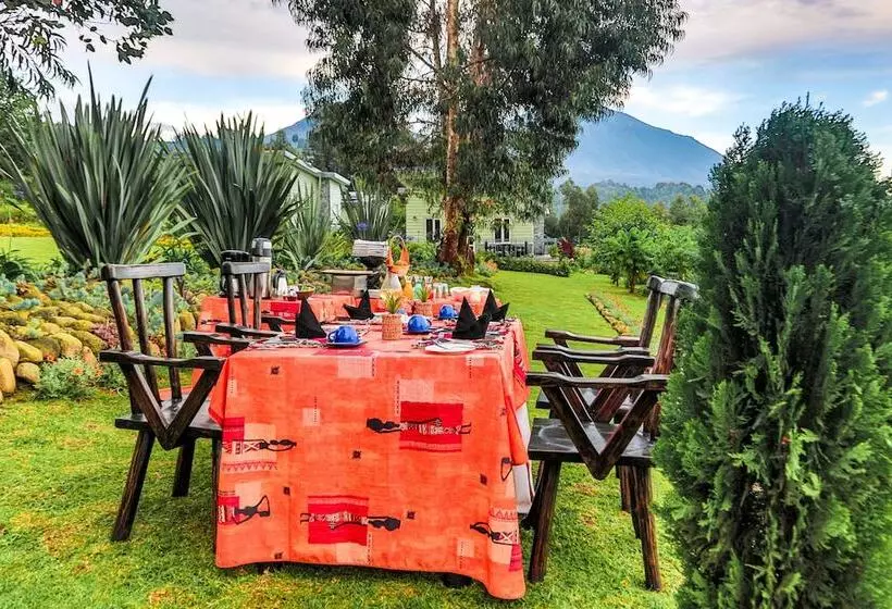 هتل Amakoro Songa Lodge