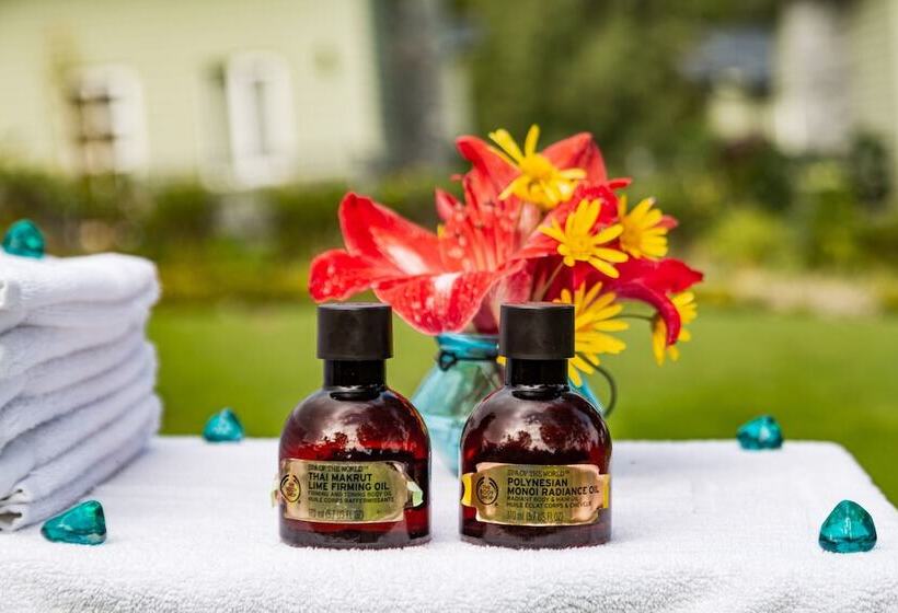 هتل Amakoro Songa Lodge