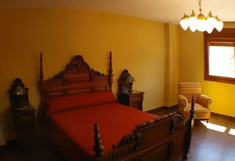 Hotelli La Puerta Del Agua