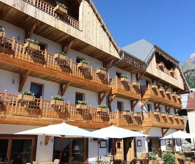 ホテル Le V De Vaujany