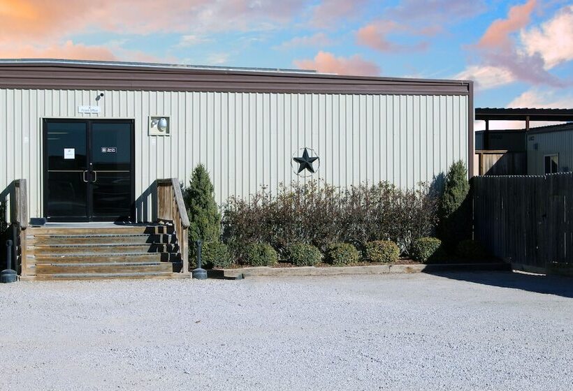 Hotel Target Hospitality   Carlsbad Lodge