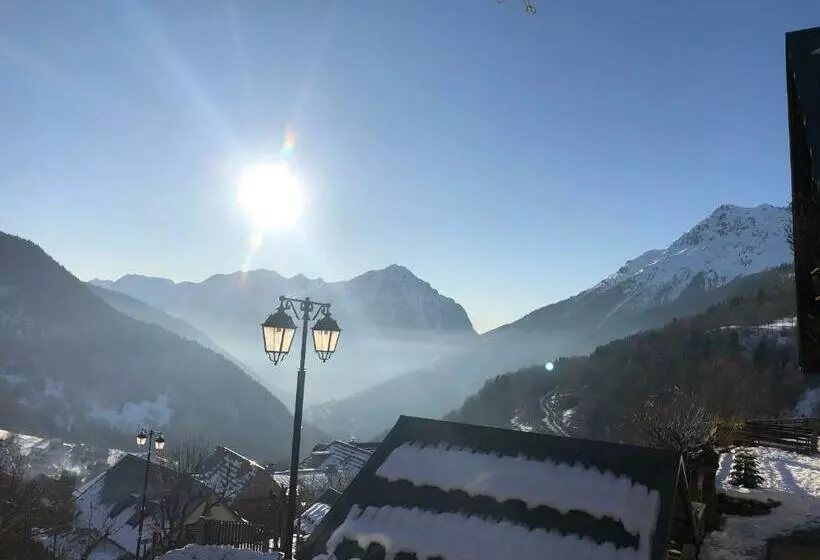 ホテル Le V De Vaujany