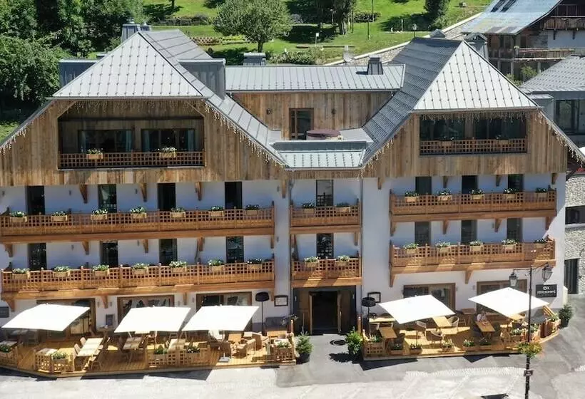 ホテル Le V De Vaujany