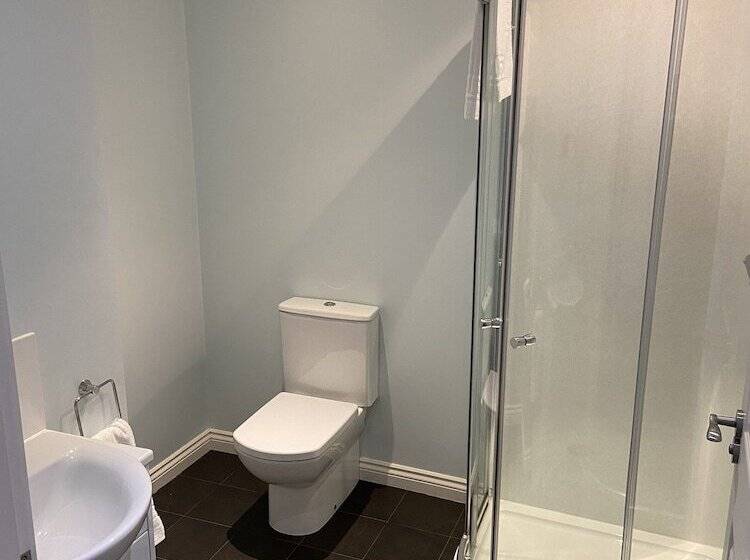 پانسیون Ivy Cottage Serviced Accommodation