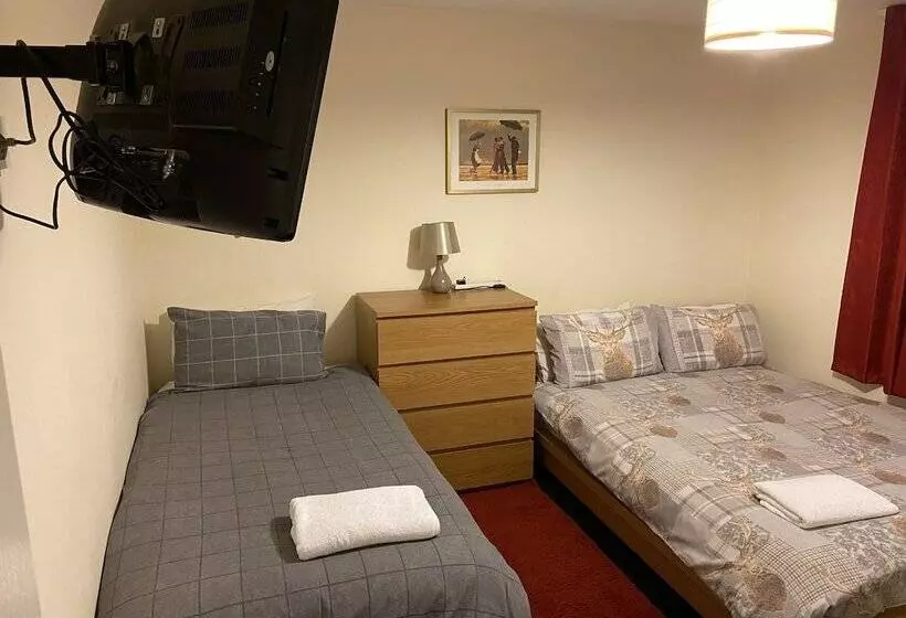 Majatalo Ivy Cottage Serviced Accommodation