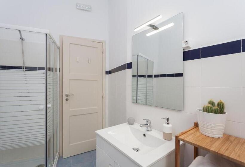 پانسیون Mouralua