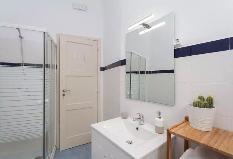 پانسیون Mouralua