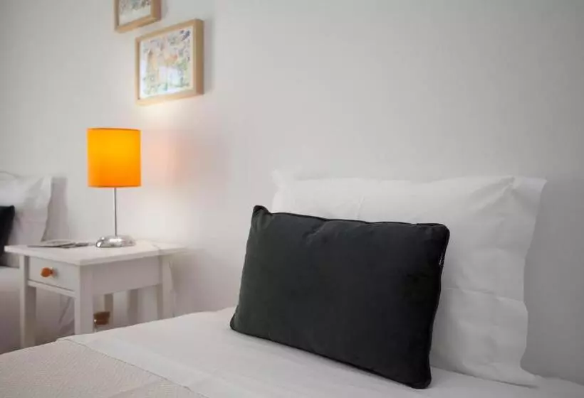 پانسیون Mouralua