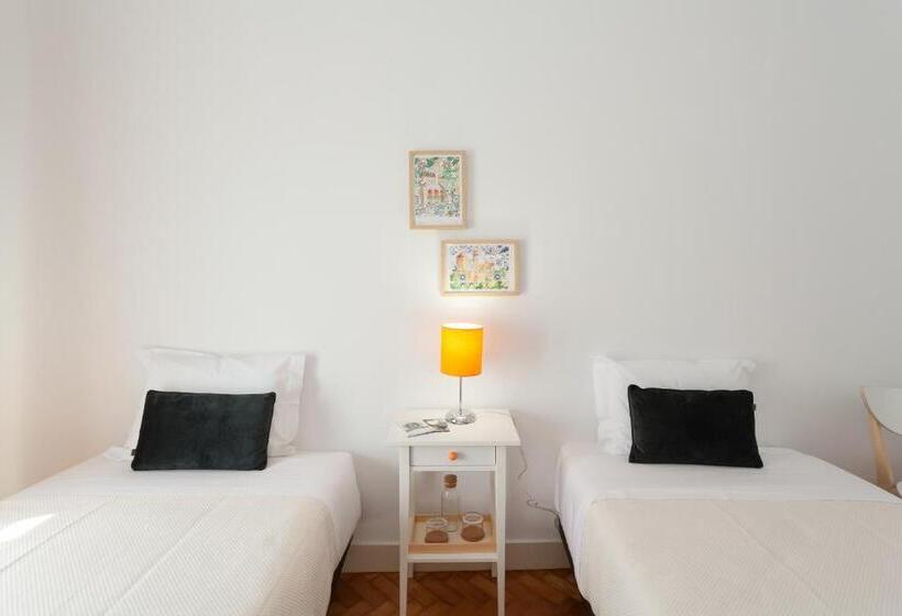 پانسیون Mouralua