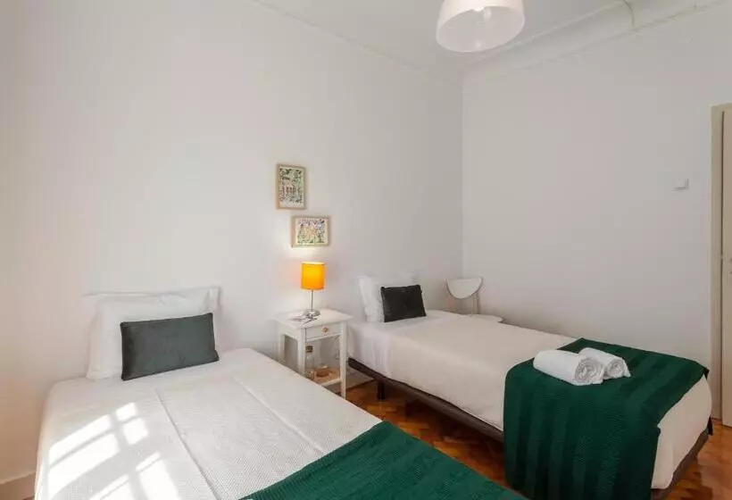 پانسیون Mouralua