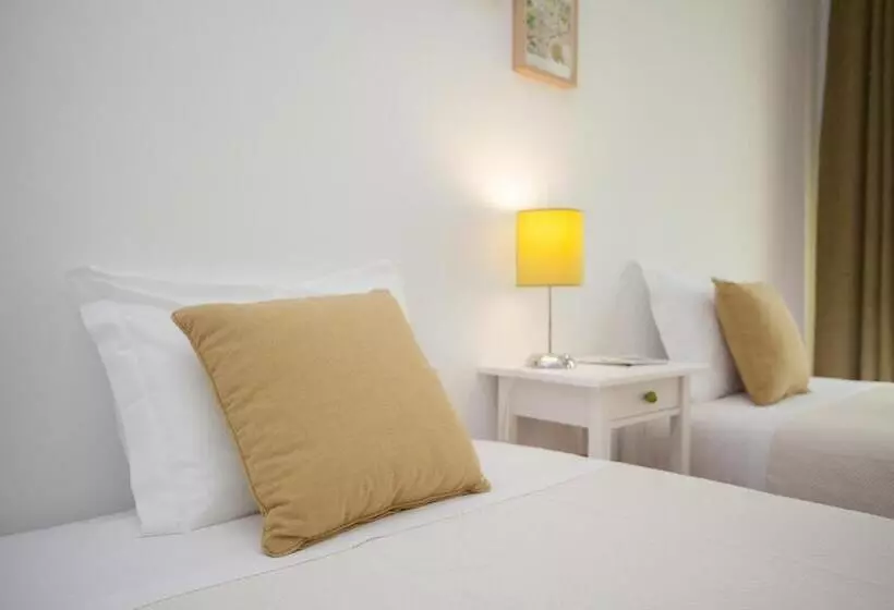 پانسیون Mouralua