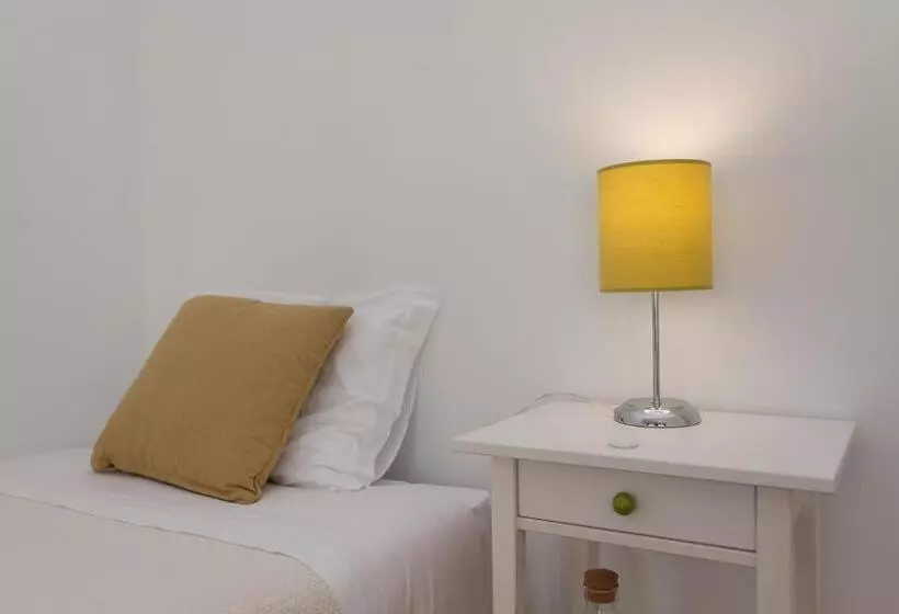 پانسیون Mouralua