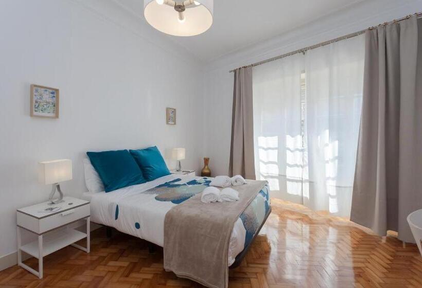 پانسیون Mouralua