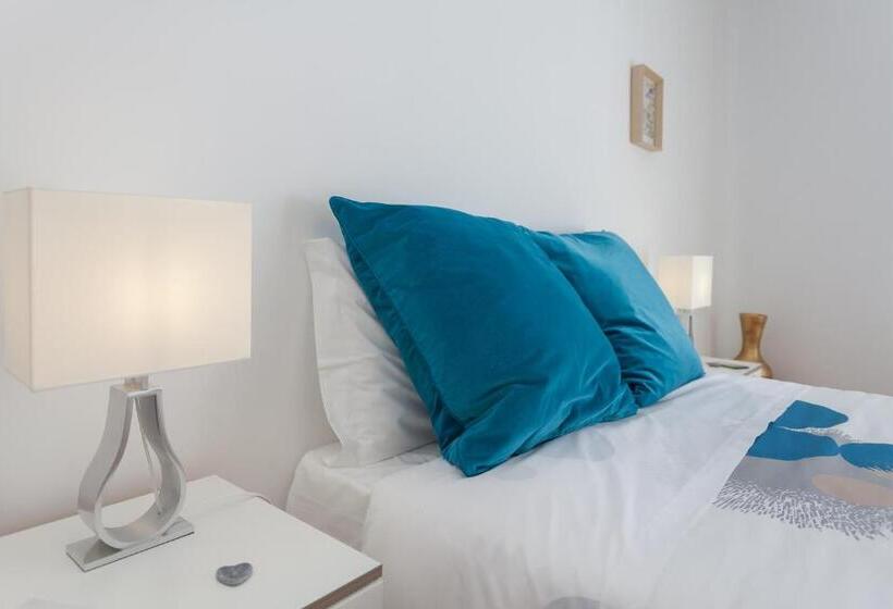 پانسیون Mouralua