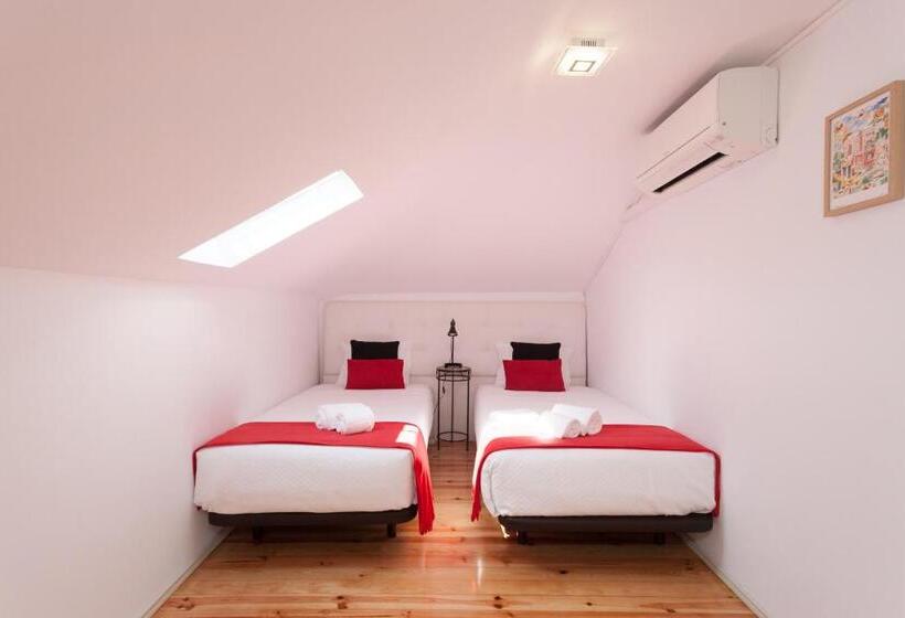 پانسیون Mouralua