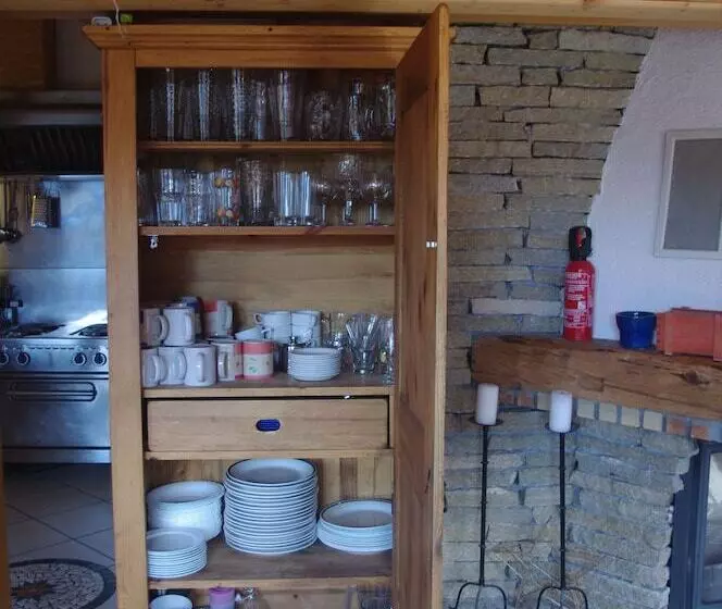 Central Hostel Chatel